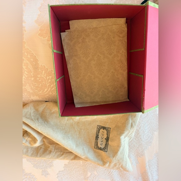 Gucci New Elegant Cream Wedge Sandals - Picture 9 of 14